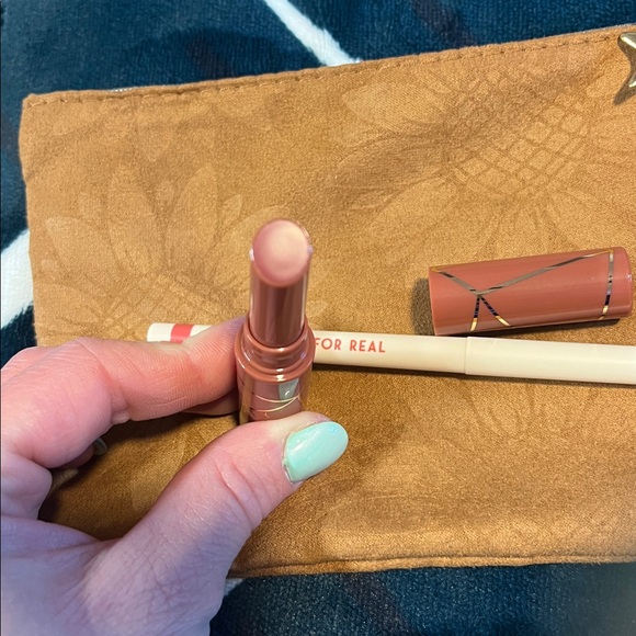 Lip set - Picture 3 of 6